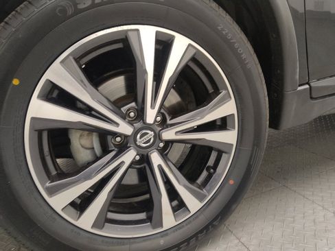 Used 2018 Nissan Rogue SL image 31