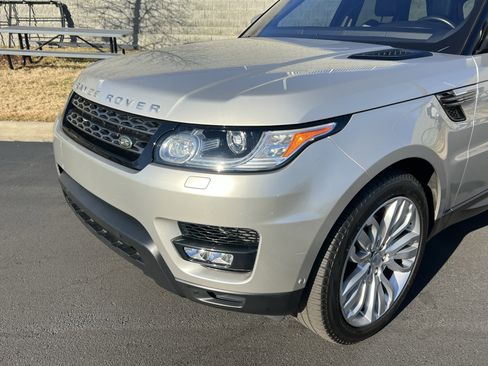 Used 2017 Land Rover Range Rover Sport SE image 11