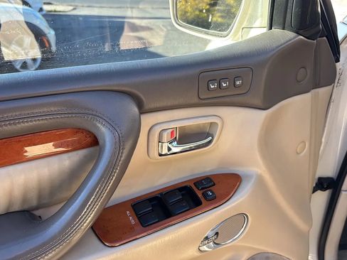 Used 2005 Lexus LX 470 4WD image 14