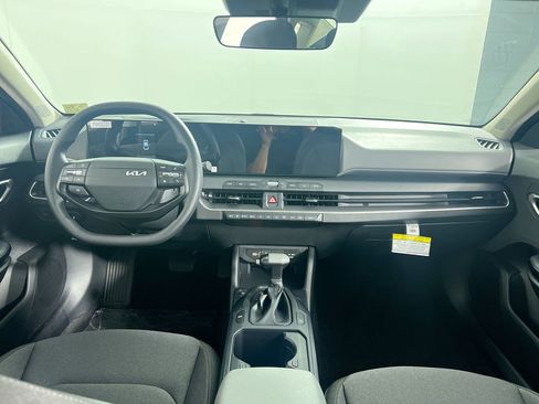 New 2026 Kia K4 LXS FWD image 32