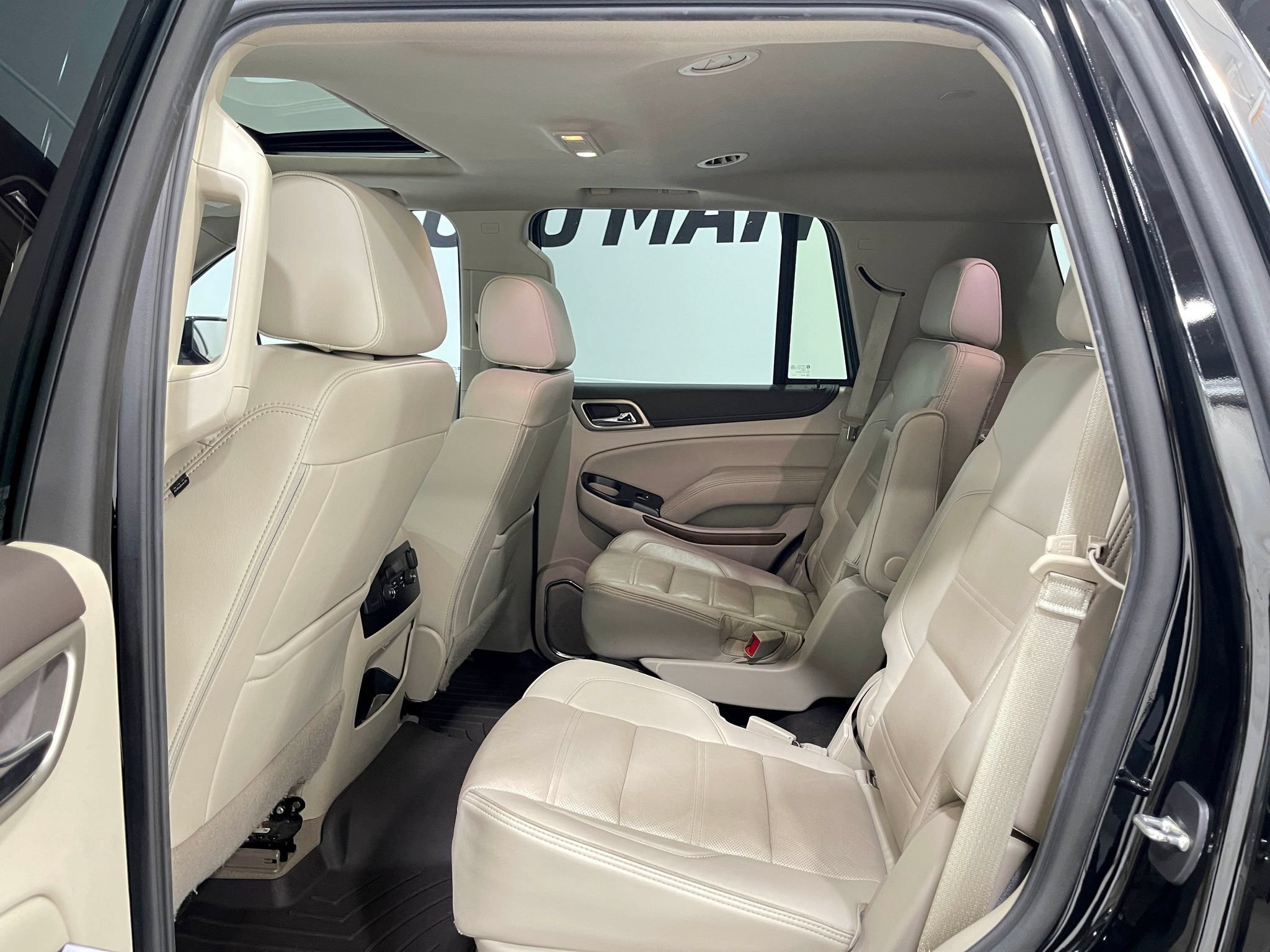 Used 2020 GMC Yukon Denali w/ Denali Premium Package AWD/4WD image 30