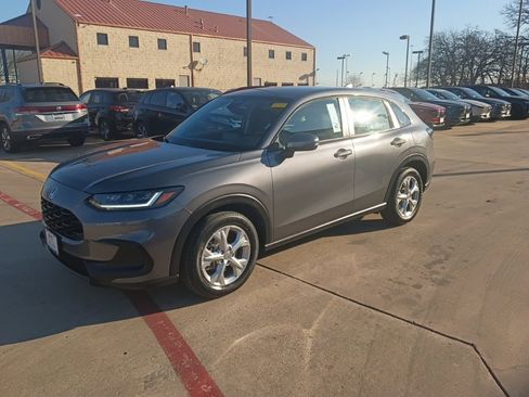 Used 2025 Honda HR-V LX image 1