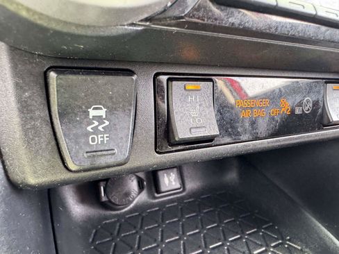 Used 2019 Toyota RAV4 XLE w/ Convenience Package AWD/4WD image 31