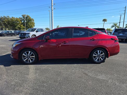 Used 2020 Nissan Versa SV image 6