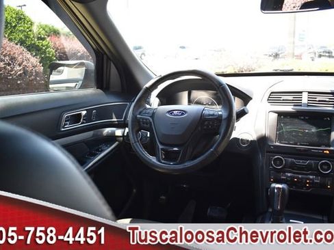 Used 2018 Ford Explorer XLT w/ Equipment Group 202A FWD image 29