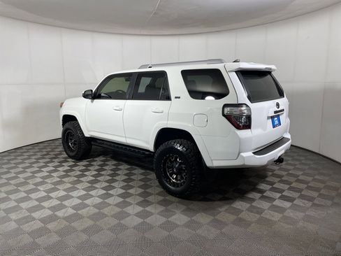 Used 2018 Toyota 4Runner SR5 image 5