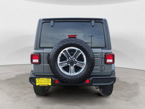 Used 2022 Jeep Wrangler Unlimited Sahara image 4