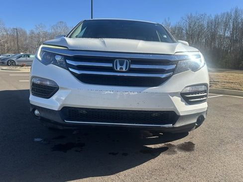 Used 2017 Honda Pilot Touring image 3