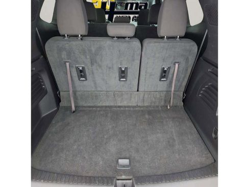 Used 2025 GMC Acadia Elevation image 17