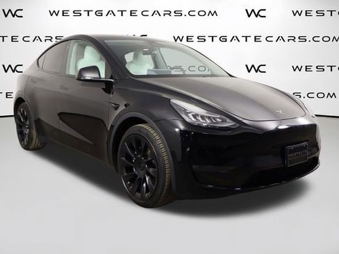 Used 2021 Tesla Model Y Long Range image 40