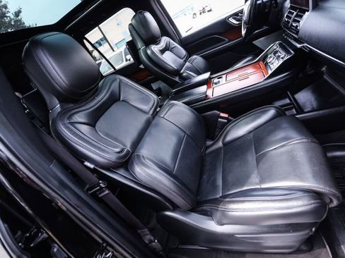 Used 2018 Lincoln Navigator Reserve w/ Technology Package AWD/4WD image 52