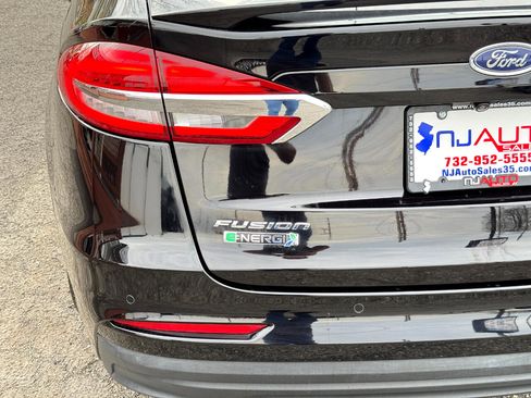 Used 2019 Ford Fusion Energi Titanium image 89