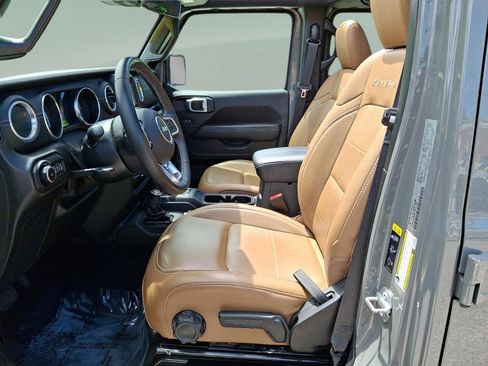 Certified 2022 Jeep Wrangler Unlimited Sahara w/ LED Lighting Group AWD/4WD image 12