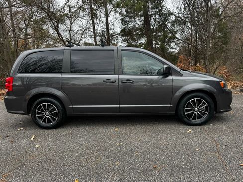 Used 2018 Dodge Grand Caravan GT image 4