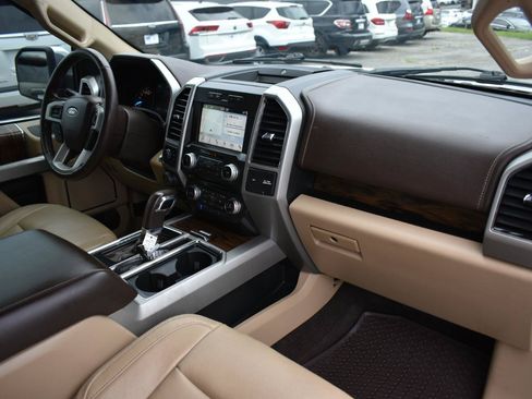 Used 2018 Ford F150 Lariat w/ Equipment Group 502A Luxury AWD/4WD image 13