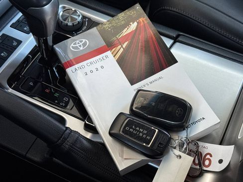 Used 2020 Toyota Land Cruiser Heritage Edition AWD/4WD image 11