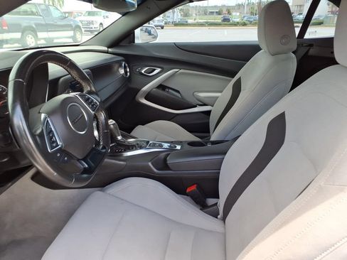 Used 2023 Chevrolet Camaro LT RWD image 21