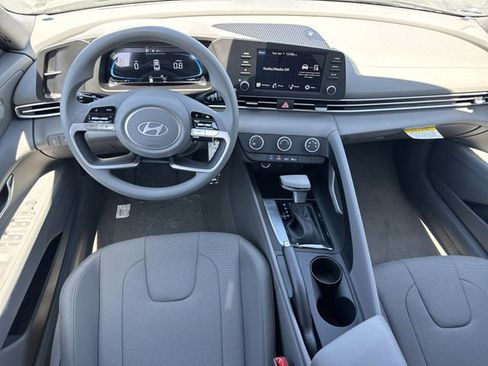 New 2026 Hyundai Elantra SE FWD image 22