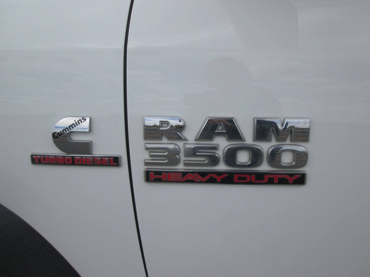 Used 2017 RAM 3500 Tradesman w/ Chrome Appearance Group AWD/4WD image 11