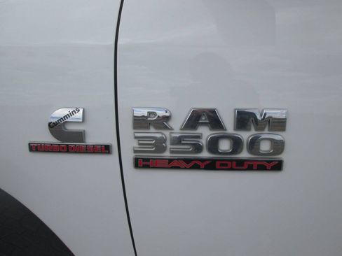 Used 2017 RAM 3500 Tradesman w/ Chrome Appearance Group AWD/4WD image 11