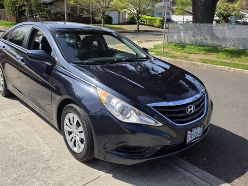 Used 2012 Hyundai Sonata GLS FWD image 3