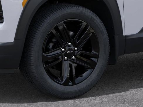 New 2026 Chevrolet TrailBlazer LT w/ Midnight Edition AWD/4WD image 9