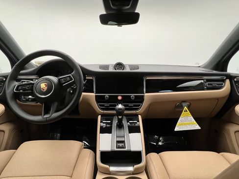Used 2026 Porsche Macan AWD/4WD image 6