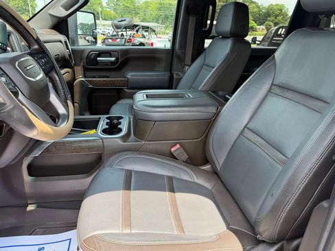 Used 2022 GMC Sierra 2500 Denali w/ Denali Ultimate Package AWD/4WD image 12