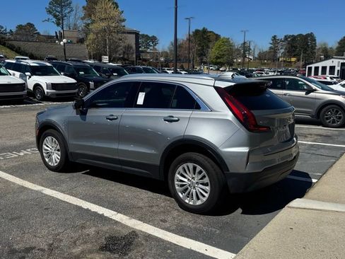 Used 2024 Cadillac XT4 Luxury image 3