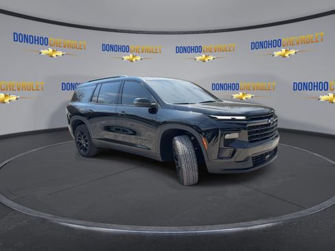 Used 2024 Chevrolet Traverse LT w/ Enhanced Driving Package image 5