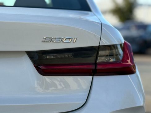 Certified 2025 BMW 330i Sedan w/ Convenience Package image 14