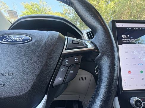 Used 2023 Ford Edge Titanium AWD/4WD image 13