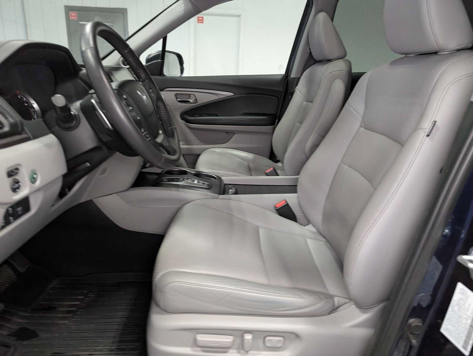 Certified 2023 Honda Ridgeline RTL image 5