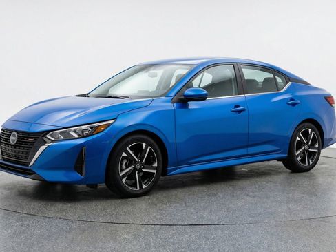 Used 2025 Nissan Sentra SV image 3