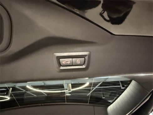 Used 2026 BMW X7 xDrive40i w/ M Sport Package image 33