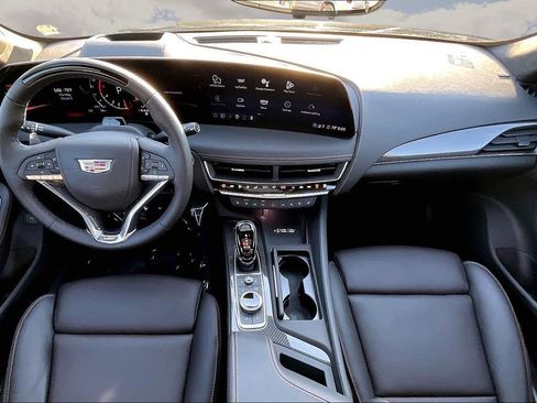 Used 2025 Cadillac CT5 V image 7