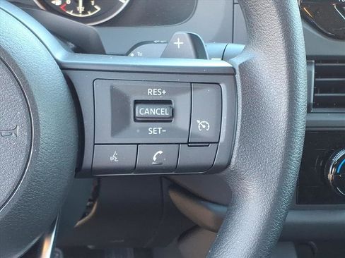 Used 2025 Nissan Pathfinder S image 20