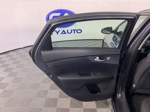 Used 2020 Kia Forte LXS FWD image 29