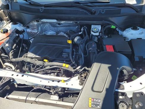 Used 2025 Chevrolet Trax LT w/ LT Convenience Package FWD image 27