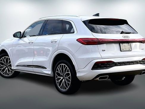 Certified 2025 Audi Q5 2.0T Premium Plus w/ Premium Plus image 12