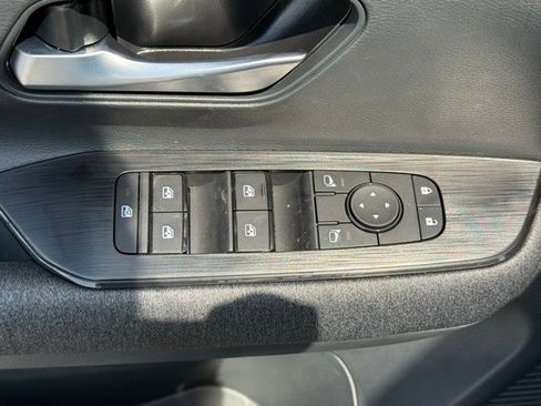 New 2025 Nissan Kicks SV w/ Illumination Package image 11