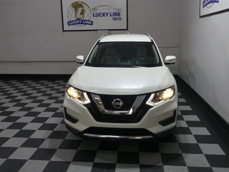 Used 2017 Nissan Rogue SV w/ SV Premium Package FWD image 3