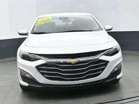 Used 2025 Chevrolet Malibu LT FWD image 3