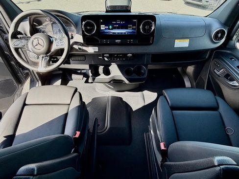 New 2026 Mercedes-Benz Sprinter 2500 image 27
