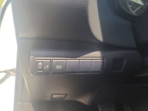 Used 2021 Toyota Corolla LE FWD image 19