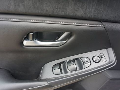 Used 2025 Nissan Sentra SV w/ Trunk Package FWD image 4