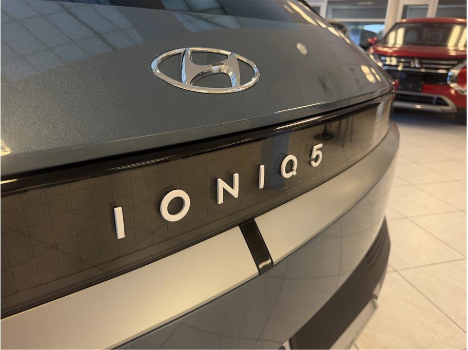 Used 2024 Hyundai Ioniq 5 SEL RWD image 26