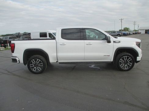 Used 2025 GMC Sierra 1500 AT4 w/ AT4 Premium Package image 5