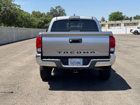 Used 2019 Toyota Tacoma SR5 RWD image 4