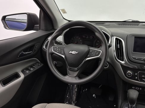 Used 2022 Chevrolet Equinox LS image 27